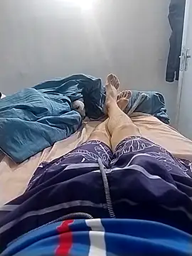 engineer_1980: διαδικτυακό σόου στην κάμερα