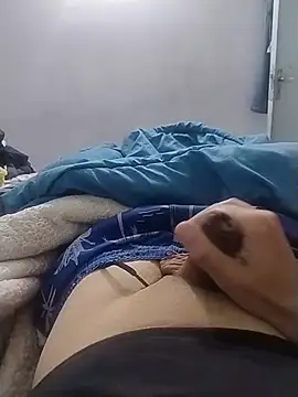 engineer_1980 Show in webcam