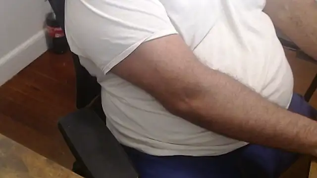 צ'אט XXX בשידור חי של marcof8in