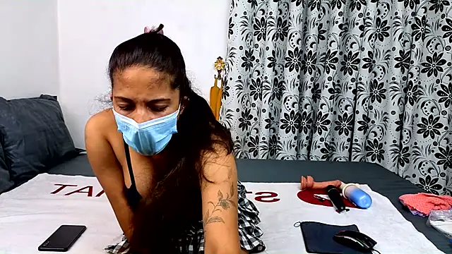 Tatoo_girl Obrolan Langsung XXX
