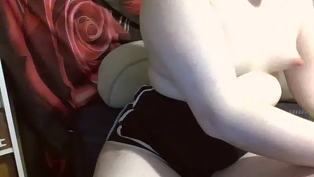 AverageRose Webcamshow