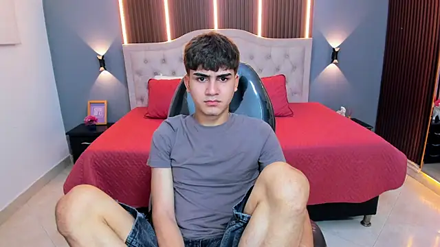 Tommy18__ – Naživo XXX chat