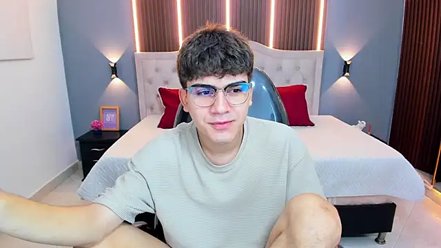 Tommy18__ Live XXX-chat
