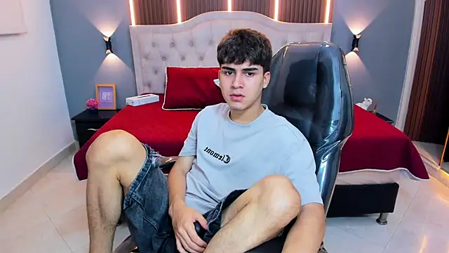 Tommy18__ Live XXX-chat