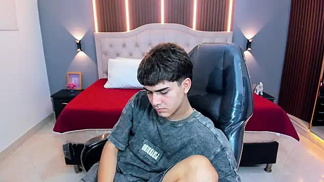 Živý XXX chat Tommy18__