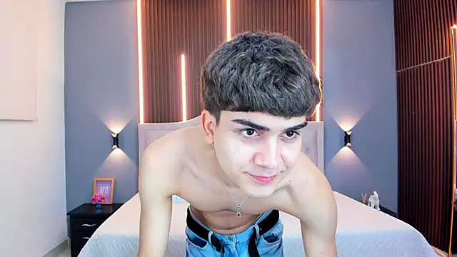 Tommy18__'s Live XXX Chat