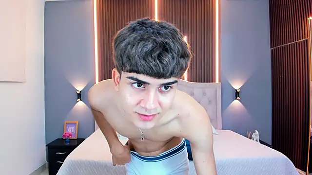 Živý XXX chat Tommy18__