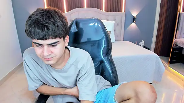 Tommy18__: απευθείας συνομιλία ΧΧΧ