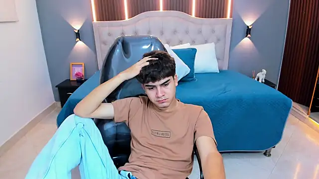 Živý XXX chat Tommy18__