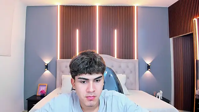 Chat XXX en directo de Tommy18__