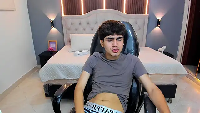 Chat +18 de Tommy18__ ao vivo