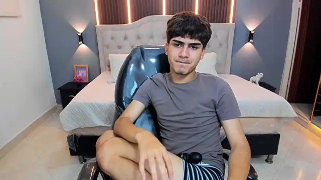 Tommy18__'s Webcam Show