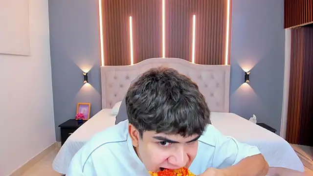 Chat XXX Live Tommy18__