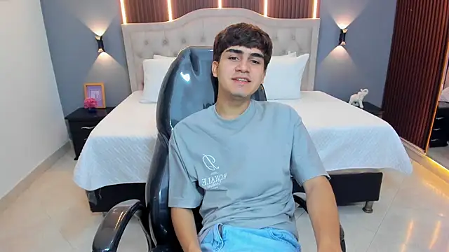 Tommy18__ Live XXX-chat