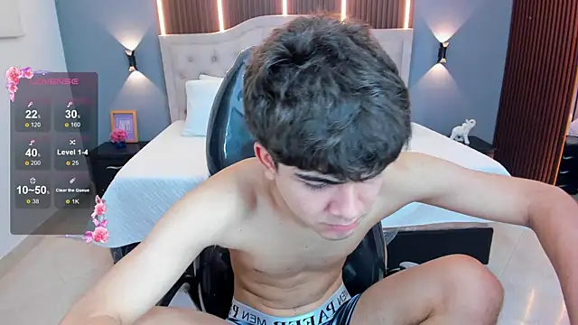 Tommy18__ Chat XXX in diretta