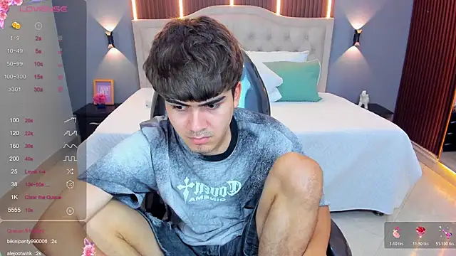 Tommy18__'s Live XXX Chat