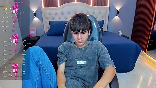 Tommy18__'s Live XXX Chat