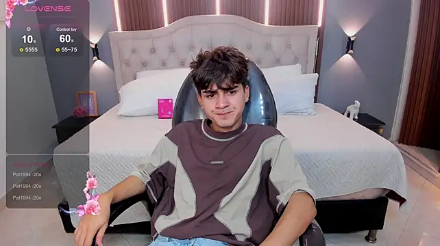 Tommy18__'s Live XXX Chat