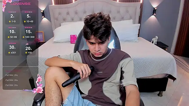 Tommy18__'s Live XXX Chat