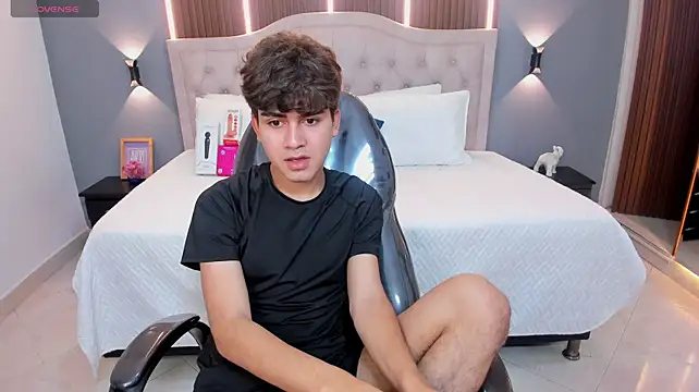 Chatroom XXX en direct de Tommy18__