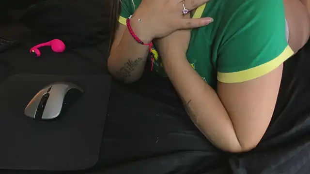 Bonny_and_carrot webcam show