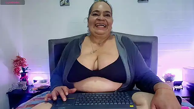QueenMatturex live XXX chat
