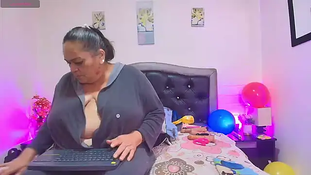 Czat XXX na żywo – QueenMatturex