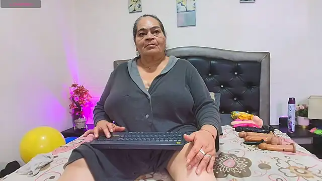 QueenMatturex Adlı Modelin Canlı XXX Sohbeti