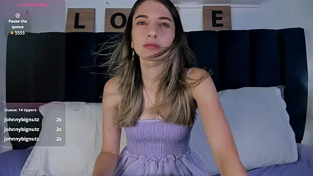Ema_porcaroli Adlı Modelin Canlı XXX Sohbeti