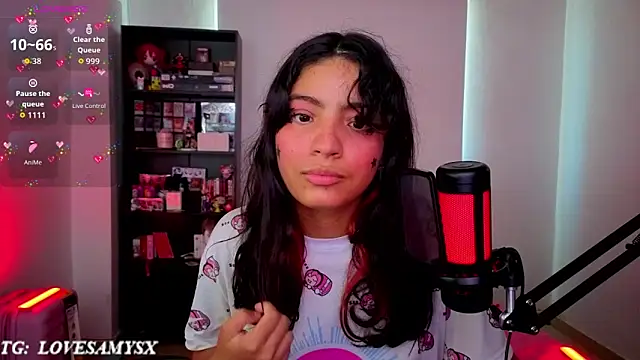 Lovelyamyy – Live XXX-chat