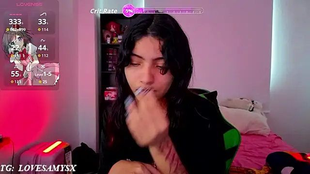Chat XXX en directo de Lovelyamyy