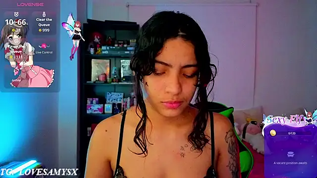 Lovelyamyy élő XXX-chatje