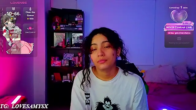 Chat XXX en directo de Lovelyamyy