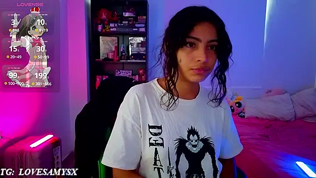 Chat +18 de Lovelyamyy ao vivo