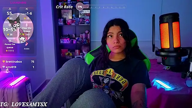 Lovelyamyy Chat XXX in diretta