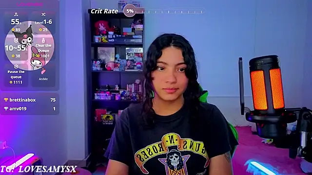 Lovelyamyy élő XXX-chatje