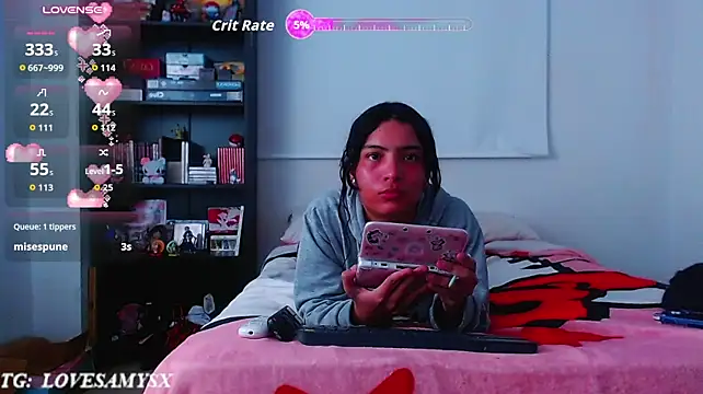 Lovelyamyy Show in webcam