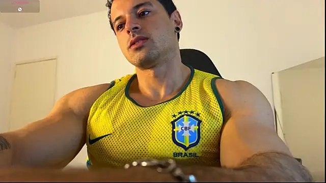 Show modela Lucasfit24 na web-kameri