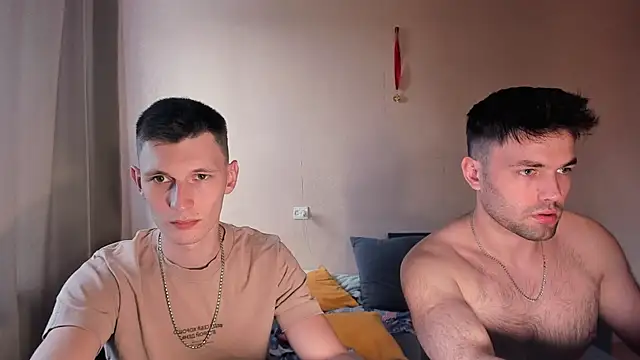 Show modela Kevin_Hornyyy na web-kameri