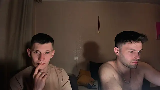 Show modela Kevin_Hornyyy na web-kameri
