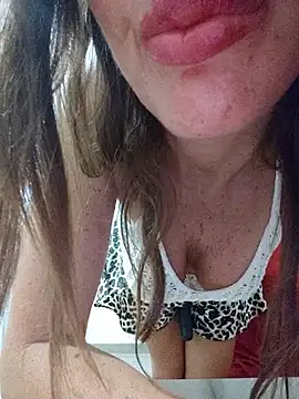 Chat XXX en directo de Akemi_rossi