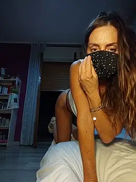 Akemi_rossi Chat XXX in diretta
