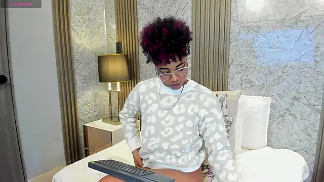 LuciaWallace's Webcam Show