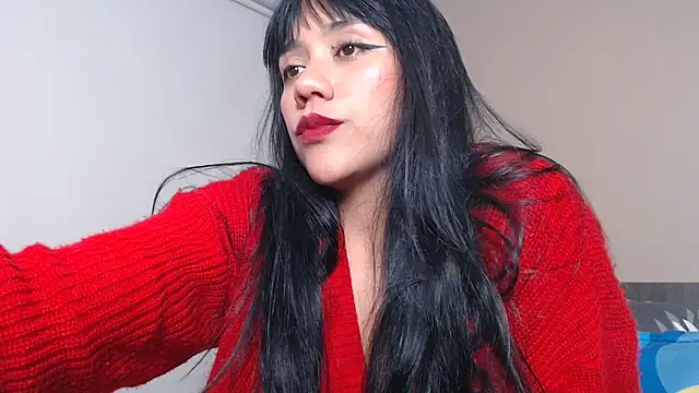 juli_love11's Live XXX Chat