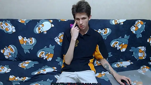 Pokazy przed kamerką – Lester_Broo