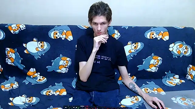 Lester_Broo Show in webcam