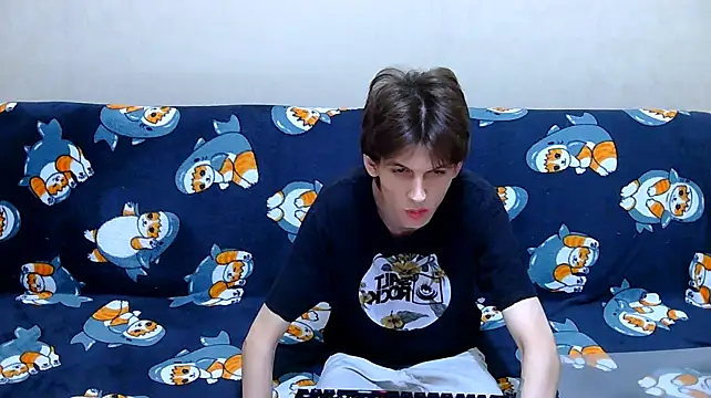 Lester_Broo Show in webcam
