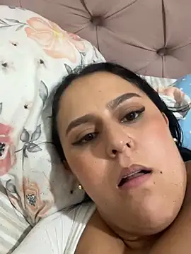 katleya_lewiis Adlı Modelin Canlı XXX Sohbeti
