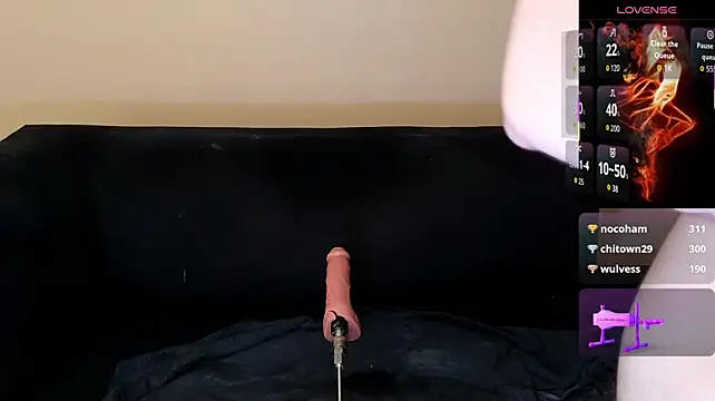 hairyncuteass Show in webcam