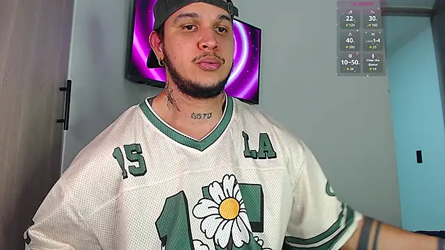 Show modela austinoficial na web-kameri